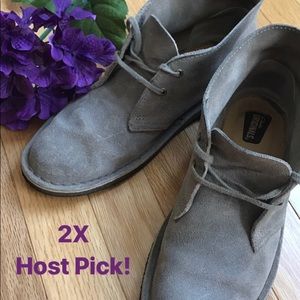 *SOLD* Clarks Desert Boots